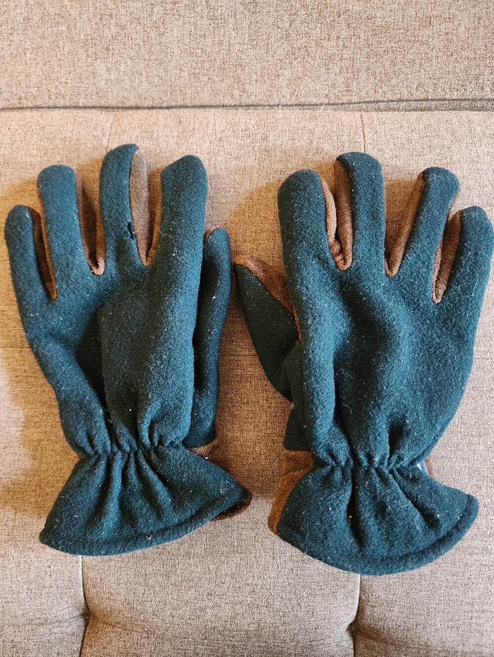 Women's Green Winter Gloves - Soft Flannel Lining